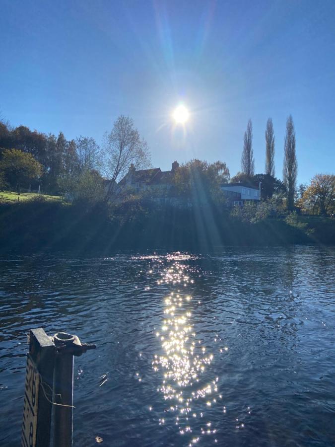 Chainbridge Usk Riverside Gastro Pub And Accommodation Trostrey Bagian luar foto
