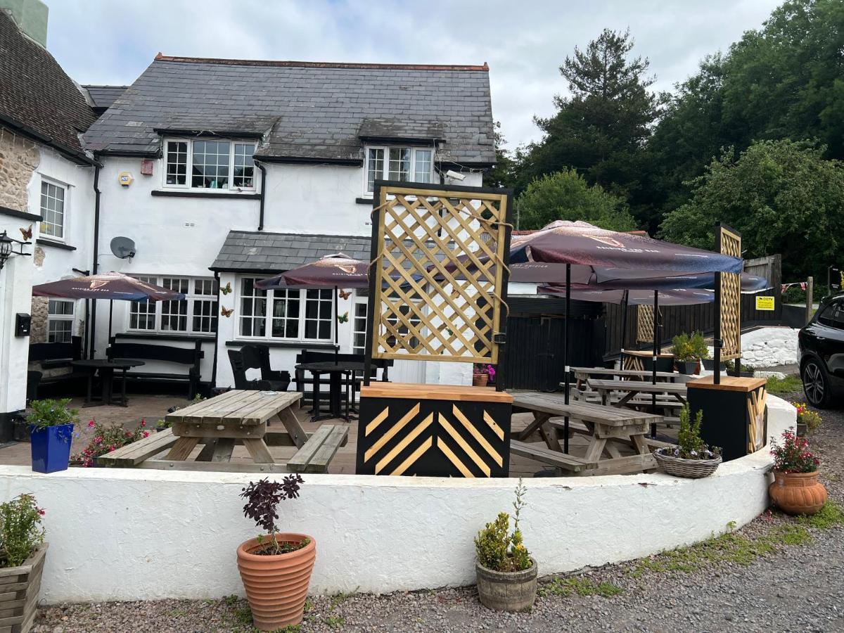 Chainbridge Usk Riverside Gastro Pub And Accommodation Trostrey Bagian luar foto